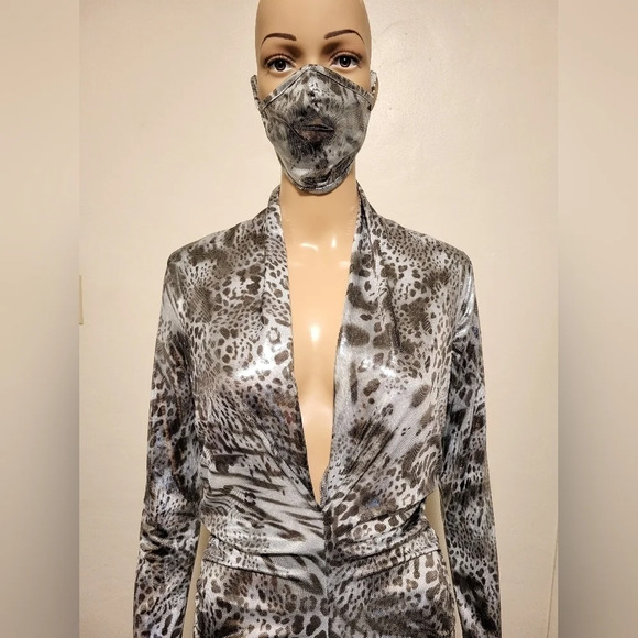 KTOO Mask/Romper 2PC Set - Silver (Size L) - Picture 7 of 9